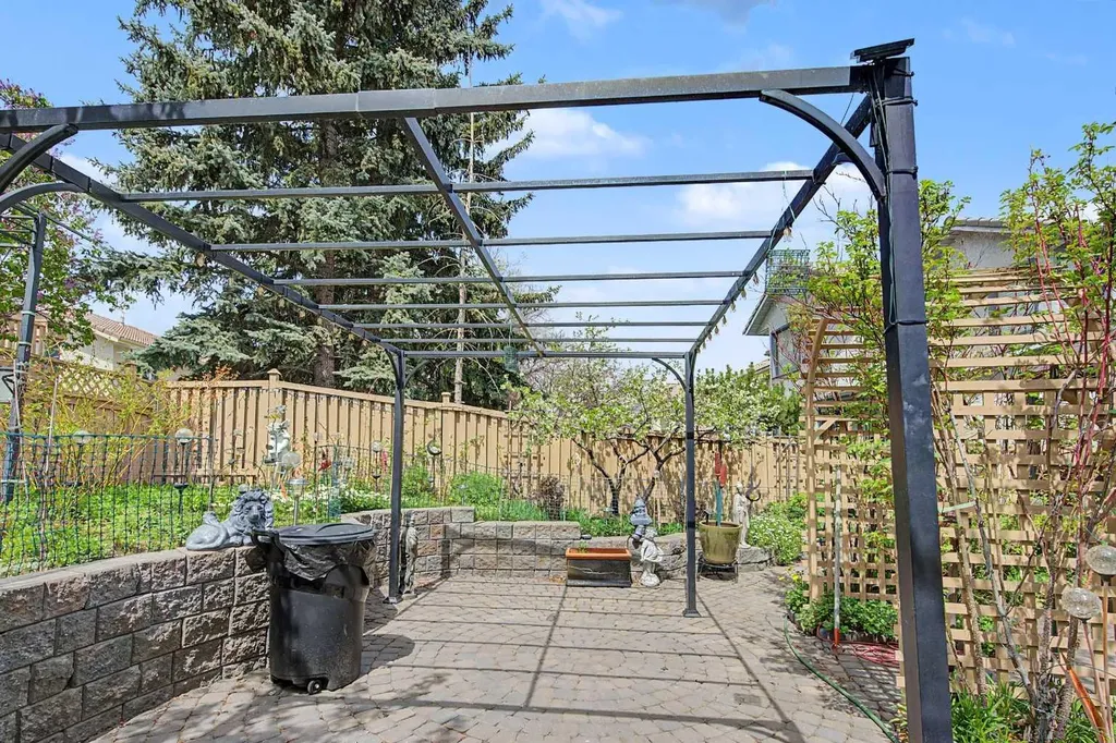 2020 Sirocco Drive SW Calgary AB T3H 2M9