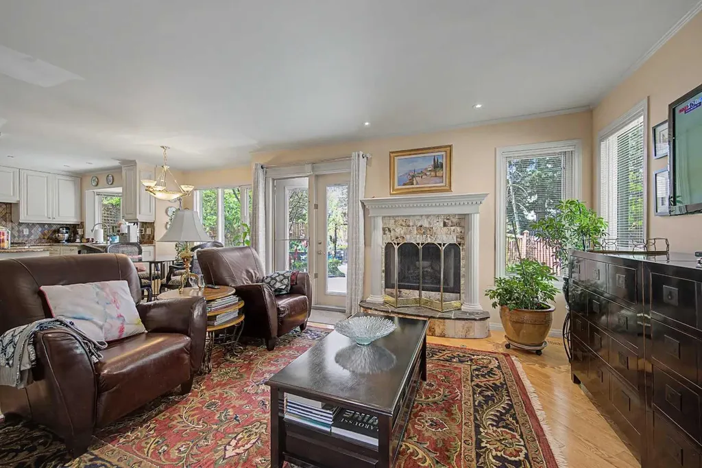 2020 Sirocco Drive SW Calgary AB T3H 2M9