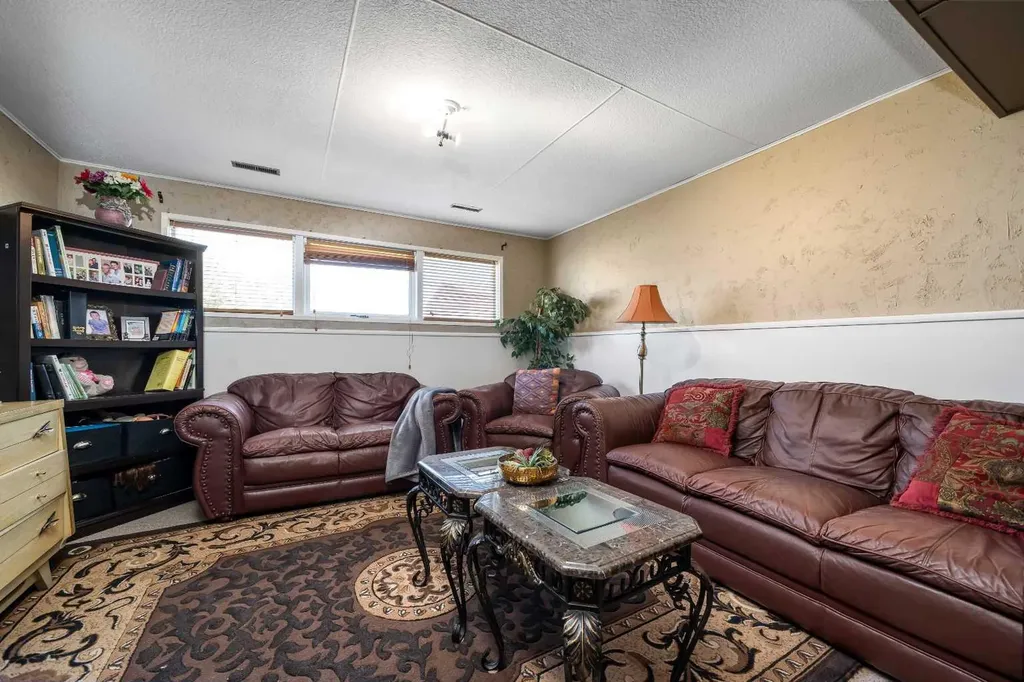 4734 60 Avenue Taber AB T1G 1E9