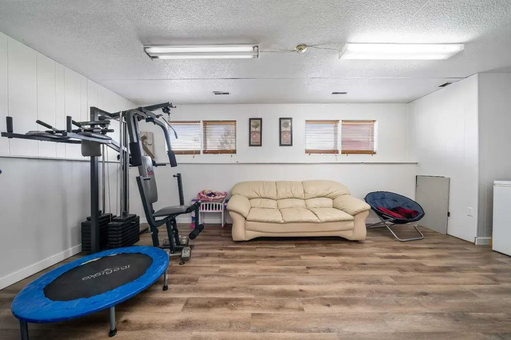 4734 60 Avenue Taber AB T1G 1E9