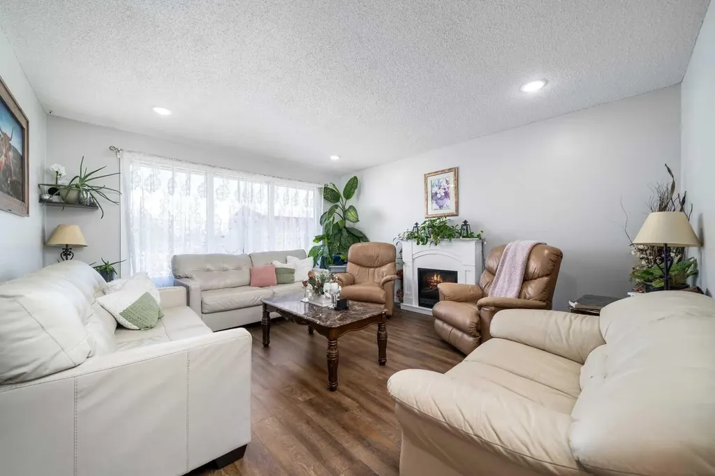 4734 60 Avenue Taber AB T1G 1E9