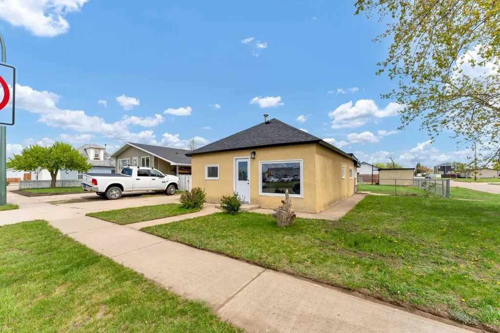 837 Main Street S Redcliff AB T0J 2P0