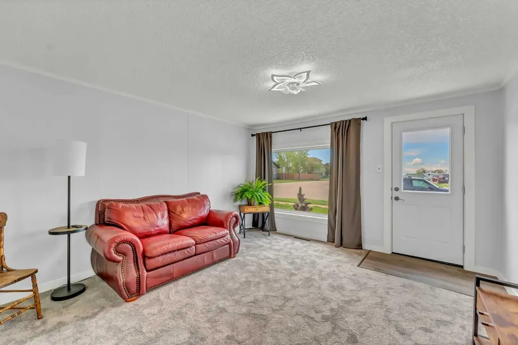 837 Main Street S Redcliff AB T0J 2P0