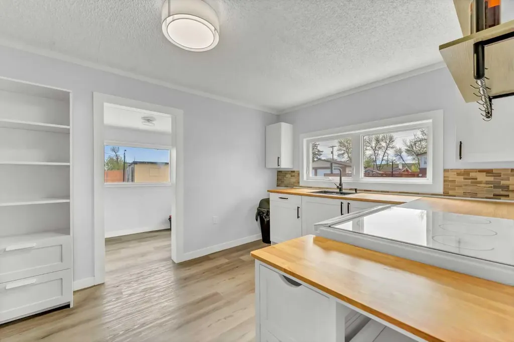 837 Main Street S Redcliff AB T0J 2P0