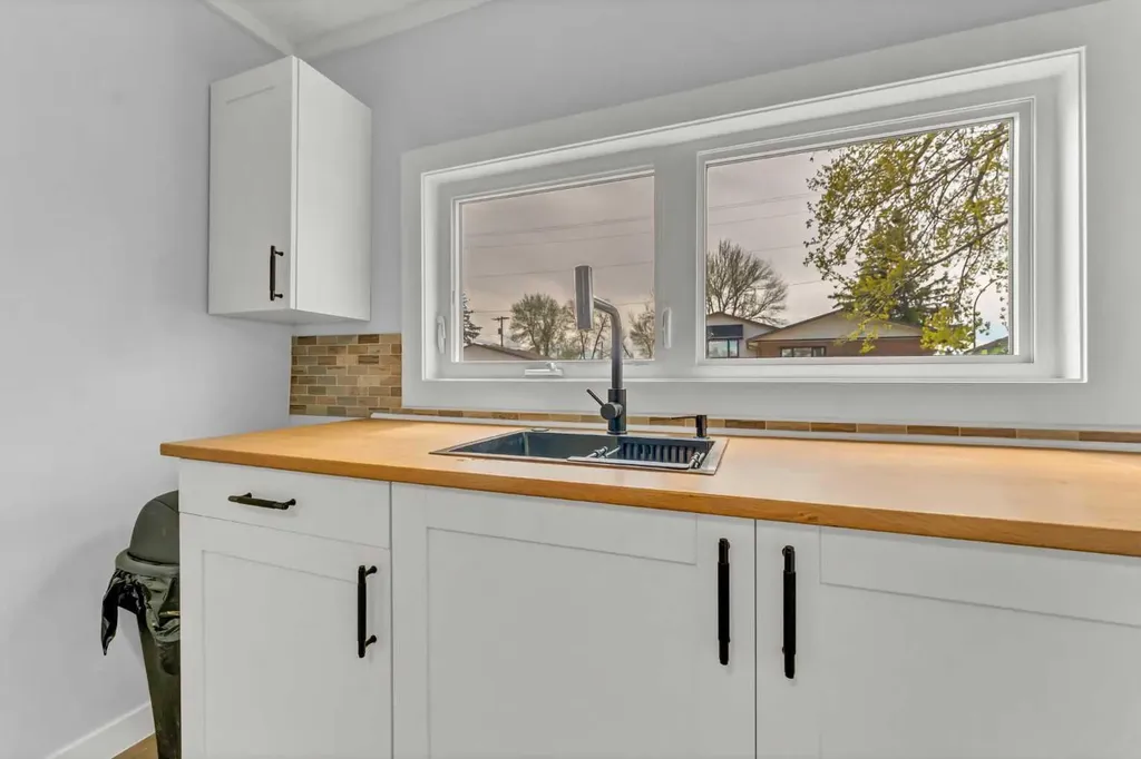 837 Main Street S Redcliff AB T0J 2P0