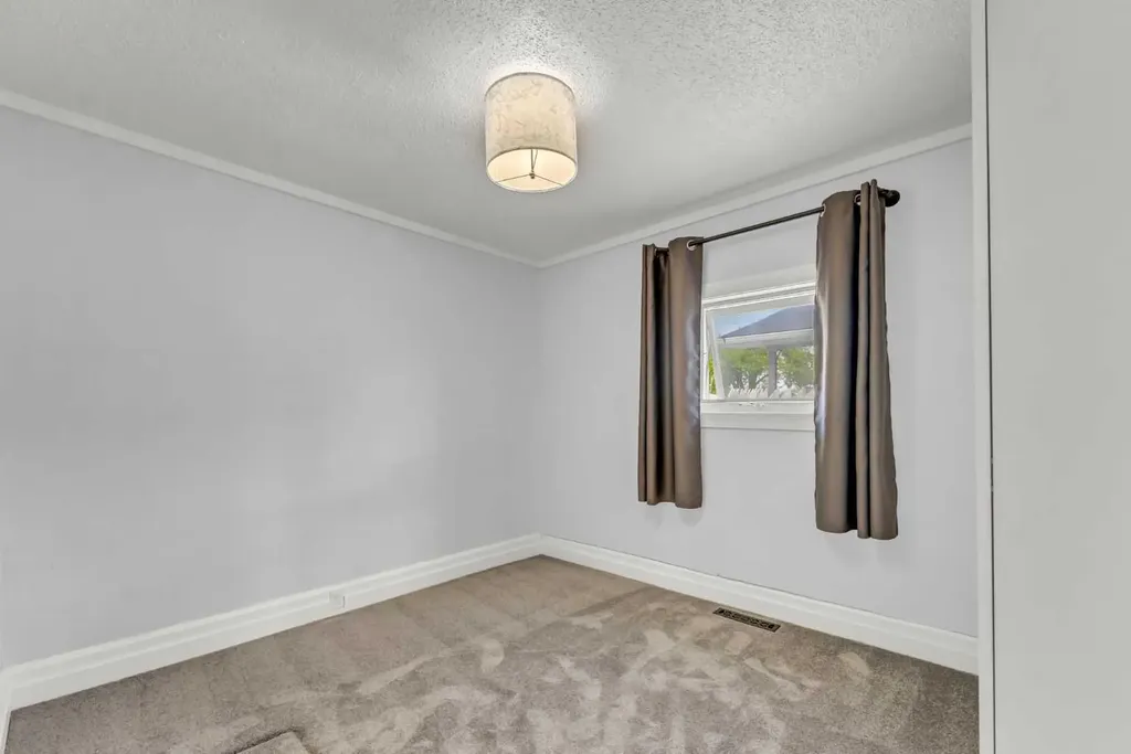 837 Main Street S Redcliff AB T0J 2P0