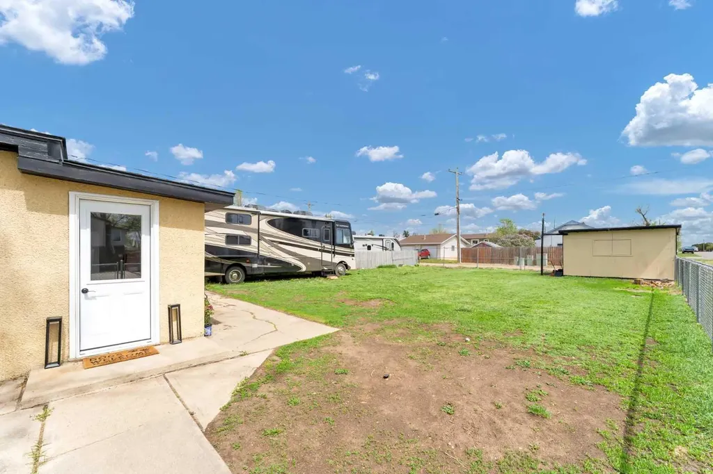 837 Main Street S Redcliff AB T0J 2P0