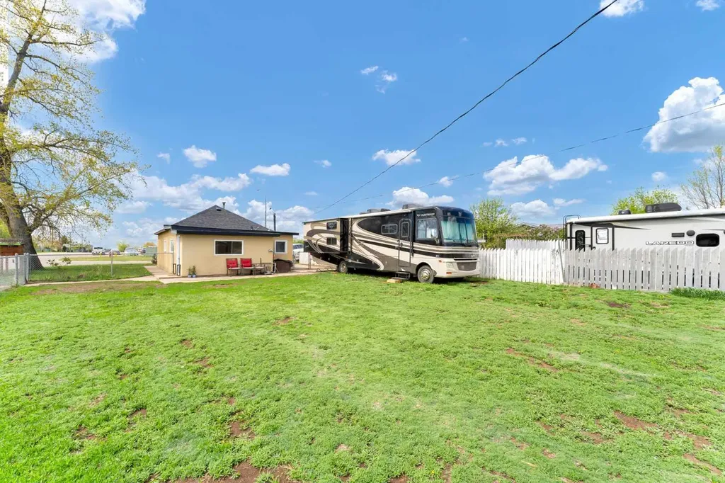 837 Main Street S Redcliff AB T0J 2P0