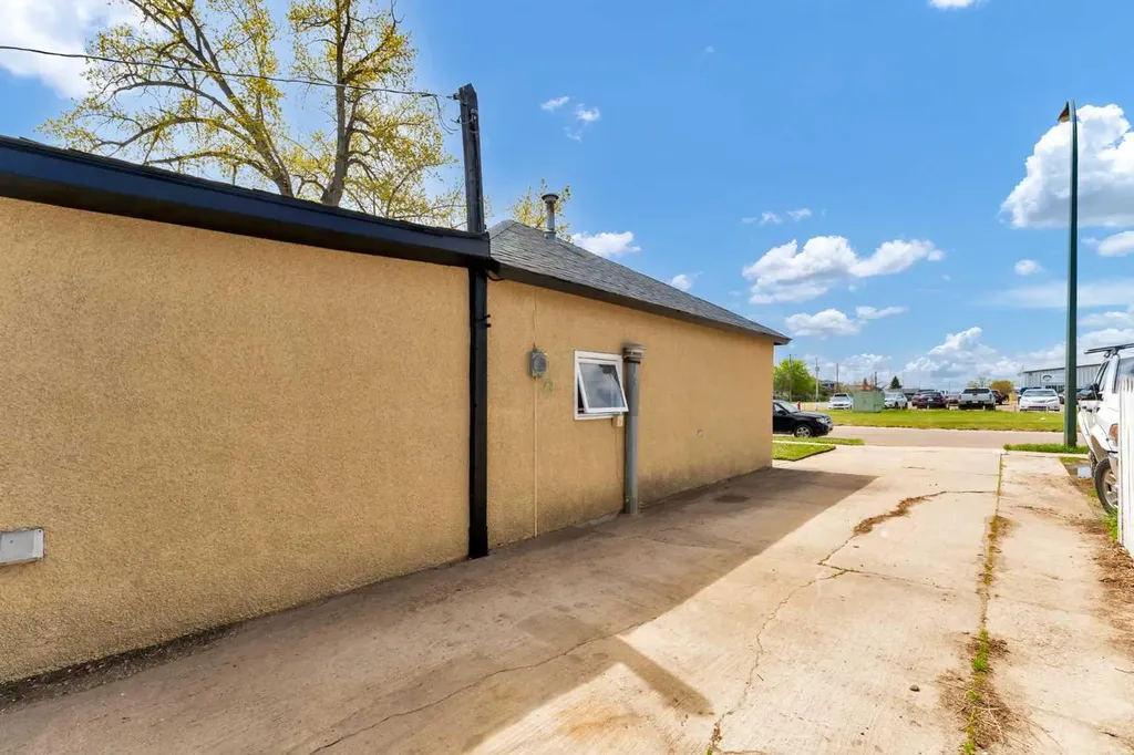 837 Main Street S Redcliff AB T0J 2P0
