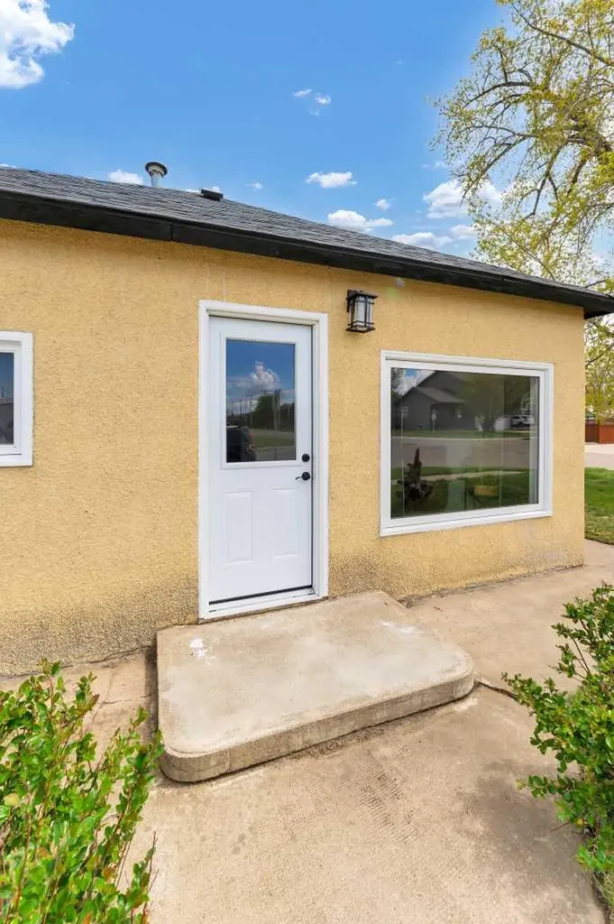 837 Main Street S Redcliff AB T0J 2P0