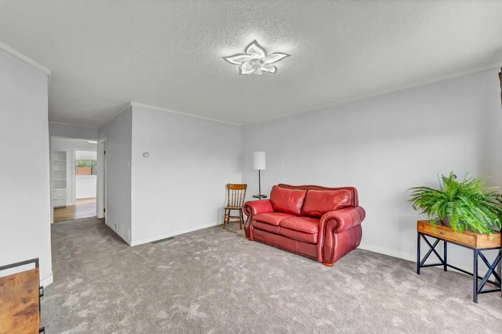 837 Main Street S Redcliff AB T0J 2P0
