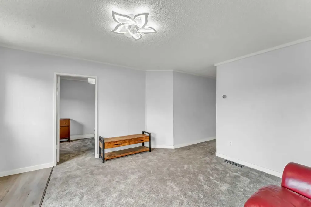 837 Main Street S Redcliff AB T0J 2P0