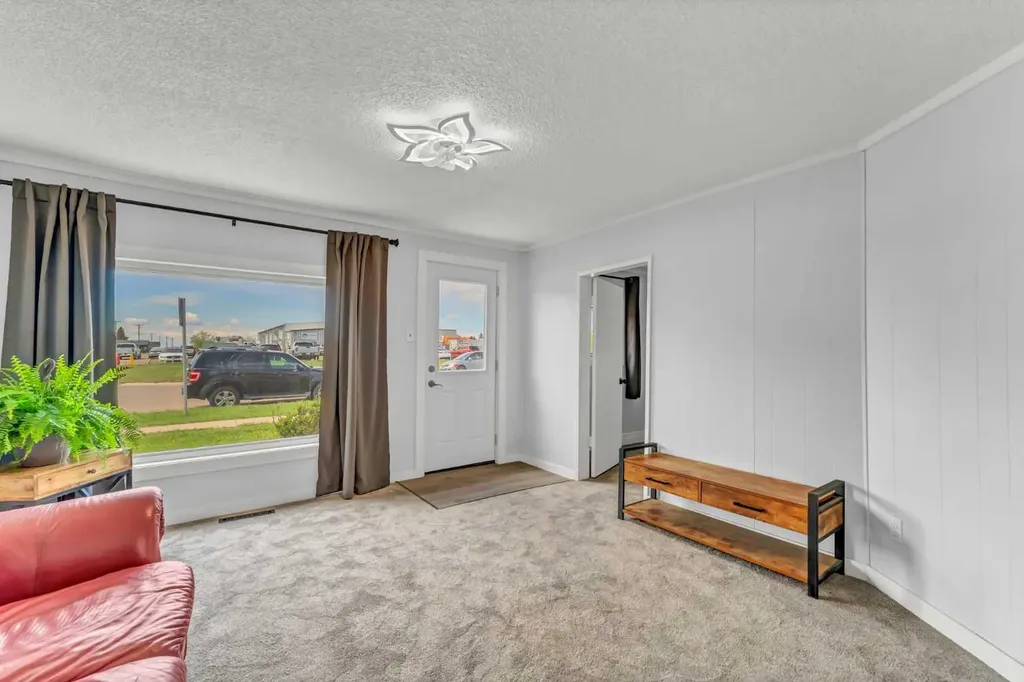 837 Main Street S Redcliff AB T0J 2P0