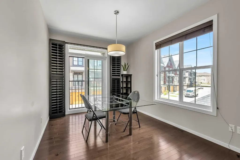 439 Ascot Circle SW Calgary AB T3H 0X3