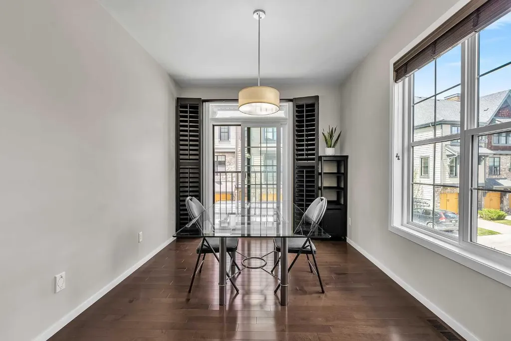 439 Ascot Circle SW Calgary AB T3H 0X3