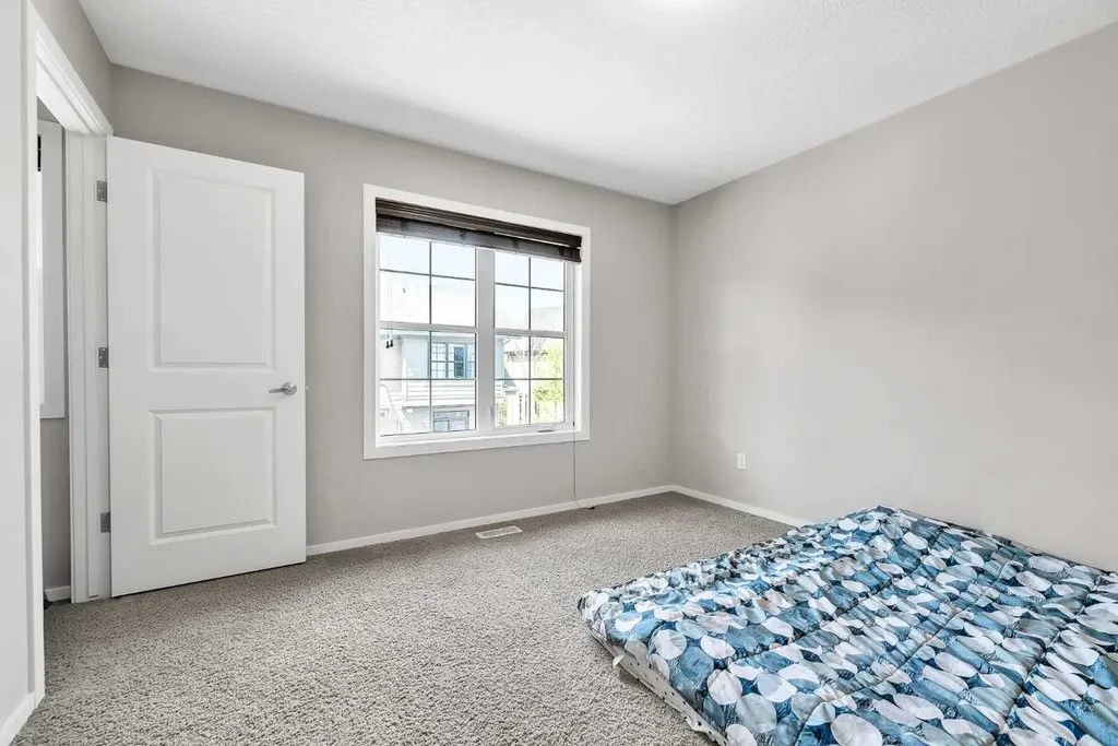 439 Ascot Circle SW Calgary AB T3H 0X3