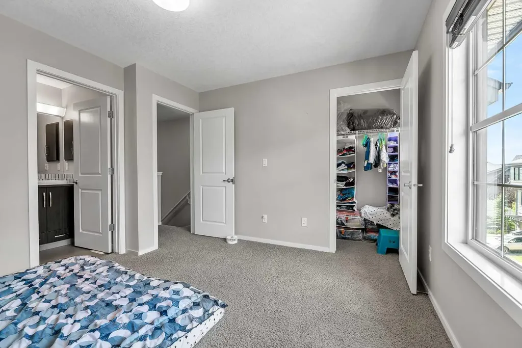 439 Ascot Circle SW Calgary AB T3H 0X3