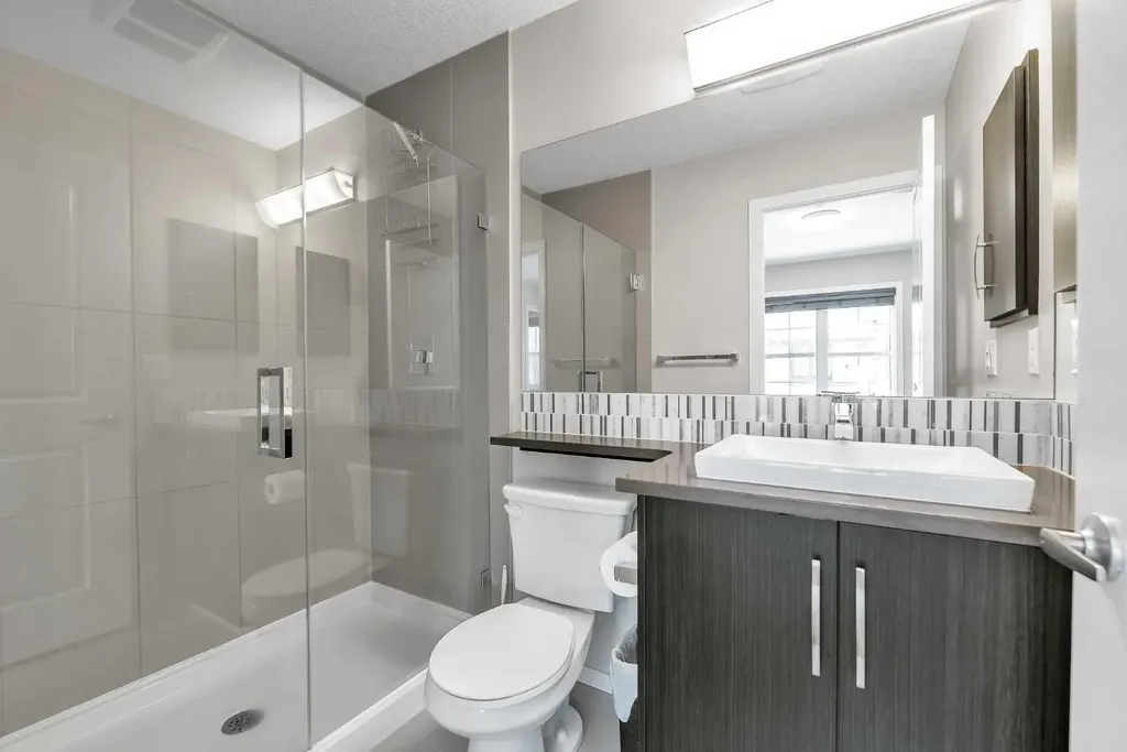 439 Ascot Circle SW Calgary AB T3H 0X3
