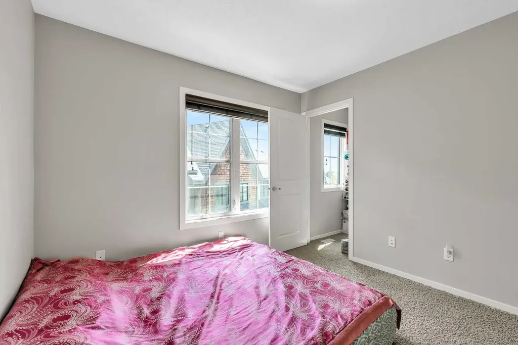 439 Ascot Circle SW Calgary AB T3H 0X3
