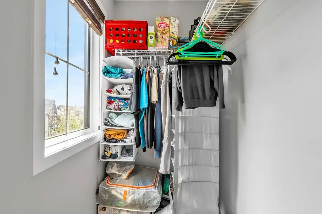 439 Ascot Circle SW Calgary AB T3H 0X3