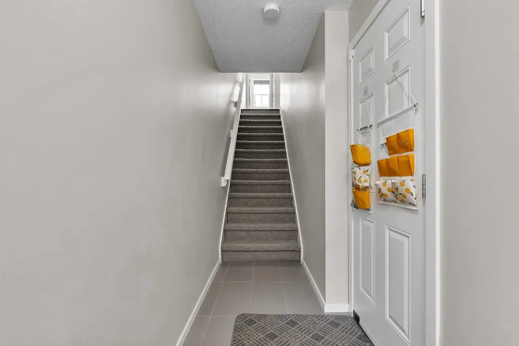 439 Ascot Circle SW Calgary AB T3H 0X3
