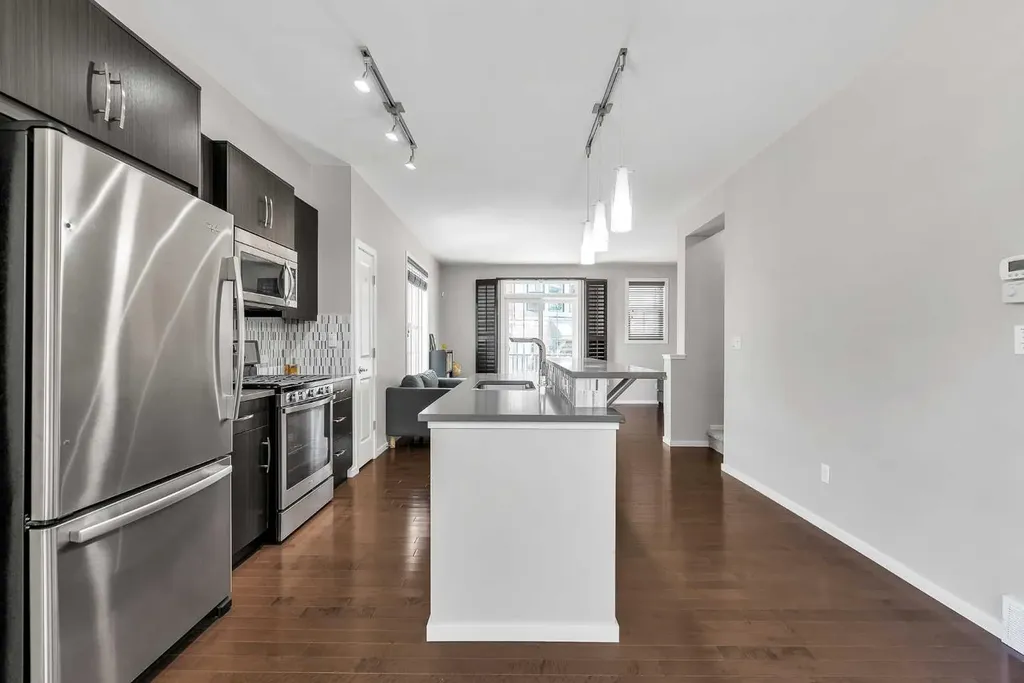 439 Ascot Circle SW Calgary AB T3H 0X3