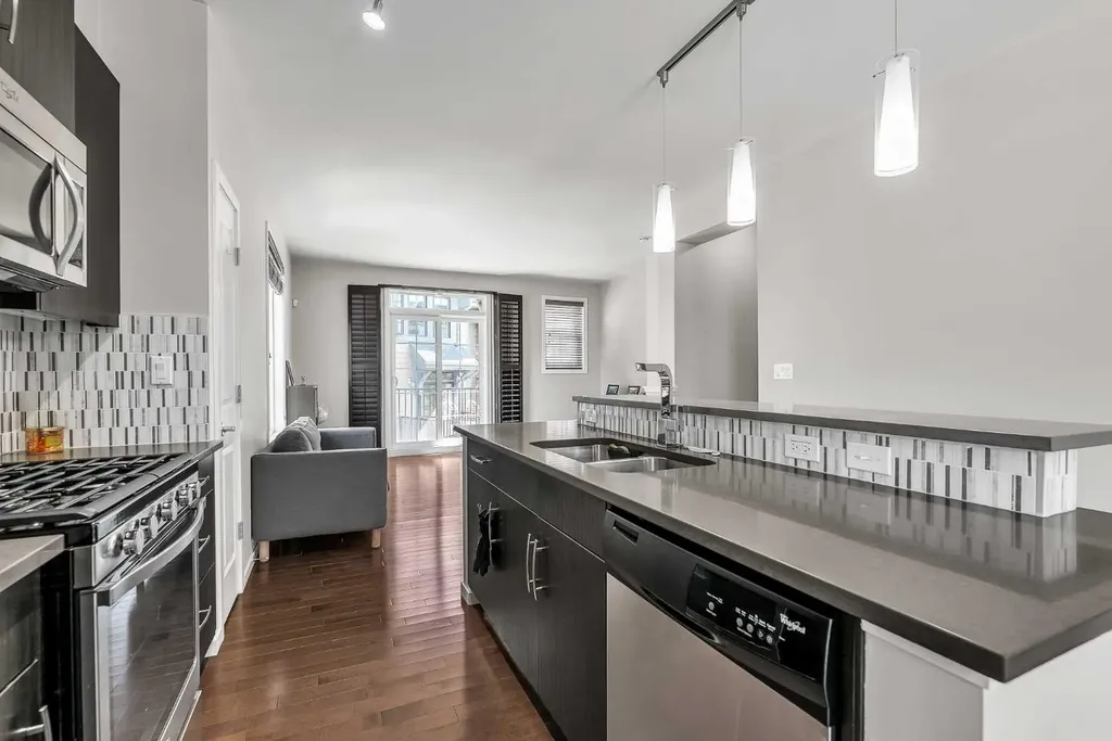 439 Ascot Circle SW Calgary AB T3H 0X3