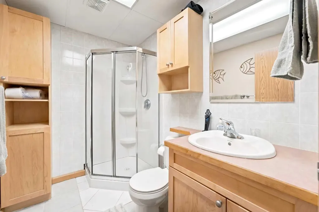 4618 48 Street Sylvan Lake AB T4S 1L5