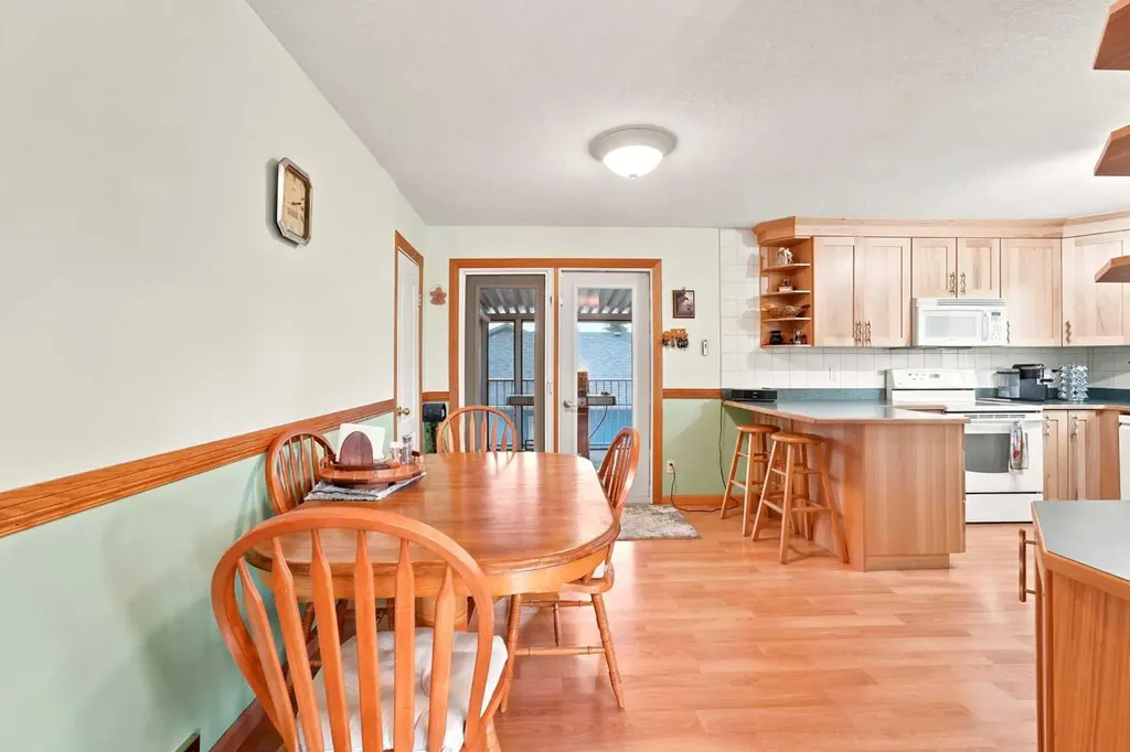 4618 48 Street Sylvan Lake AB T4S 1L5