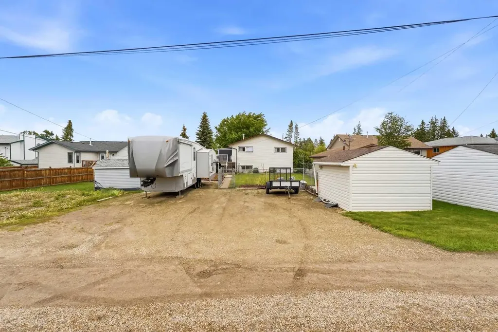 4618 48 Street Sylvan Lake AB T4S 1L5