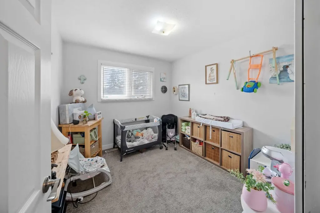 5516 Taylor Crescent NE Calgary AB T2K 3V8