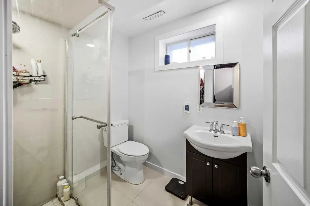 5516 Taylor Crescent NE Calgary AB T2K 3V8