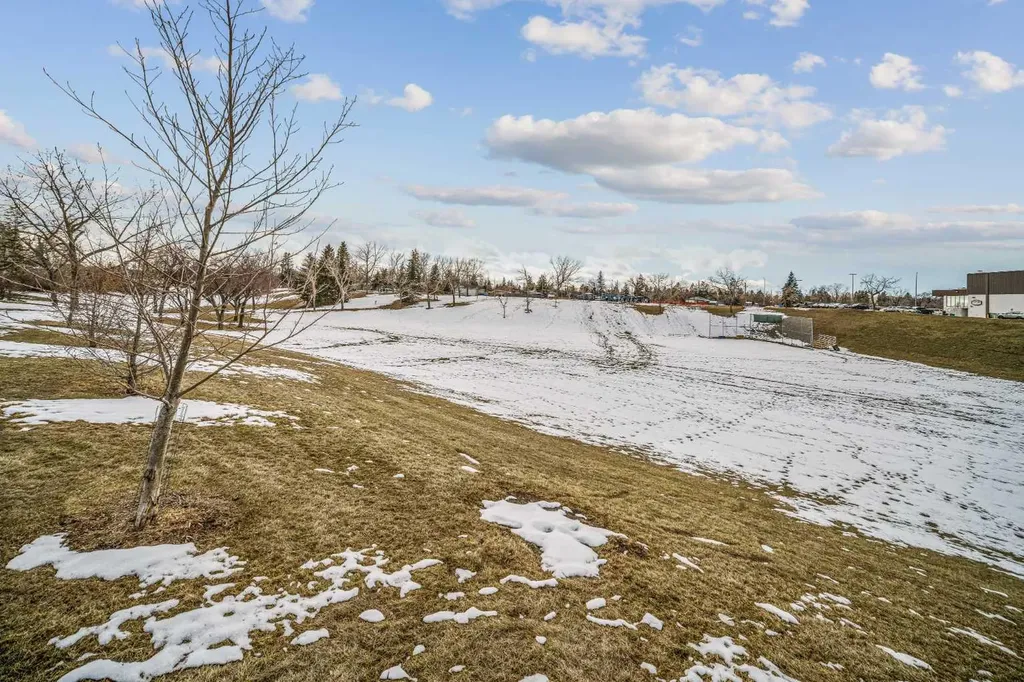 5516 Taylor Crescent NE Calgary AB T2K 3V8