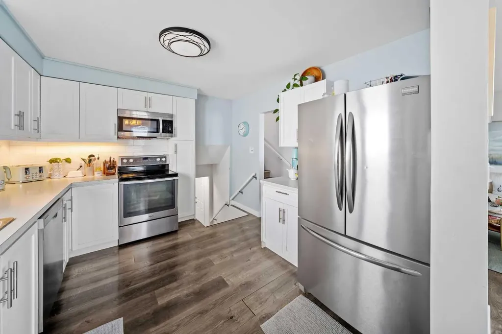 5516 Taylor Crescent NE Calgary AB T2K 3V8