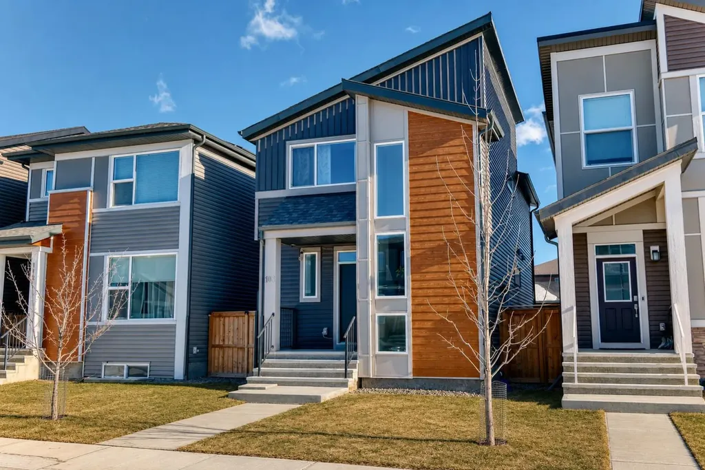 108 Wolf Creek Manor SE Calgary AB T2X 4A1
