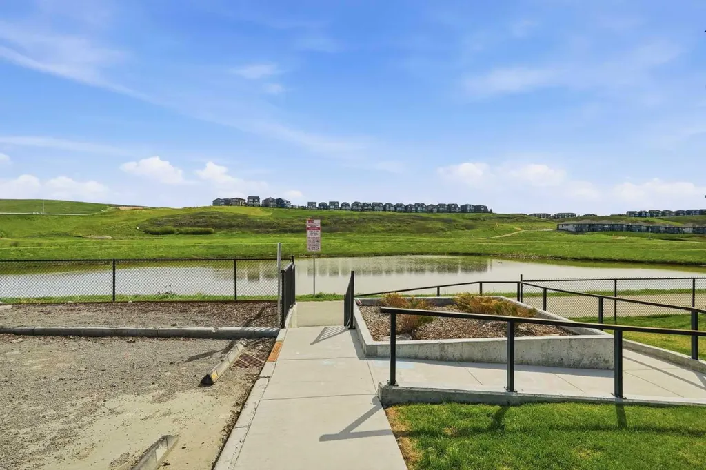15 Sage Meadows Landing NW Calgary AB T3P 1E5