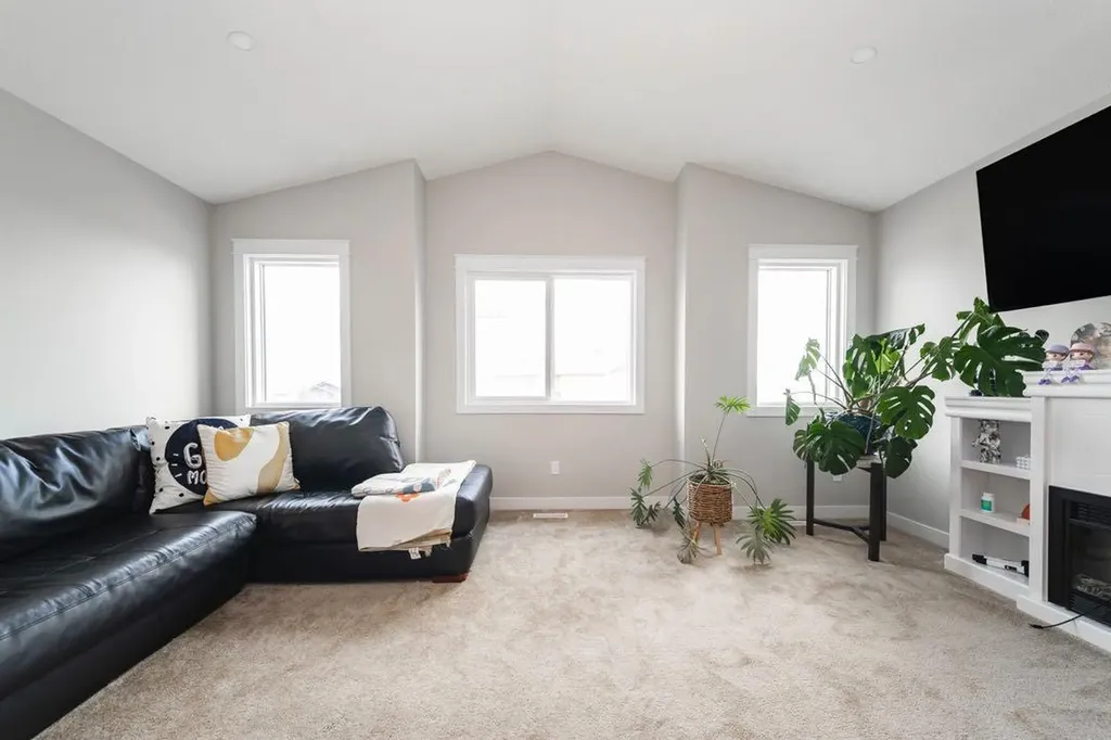 128 Dehoog Crescent Fort Mcmurray AB T9K2X3