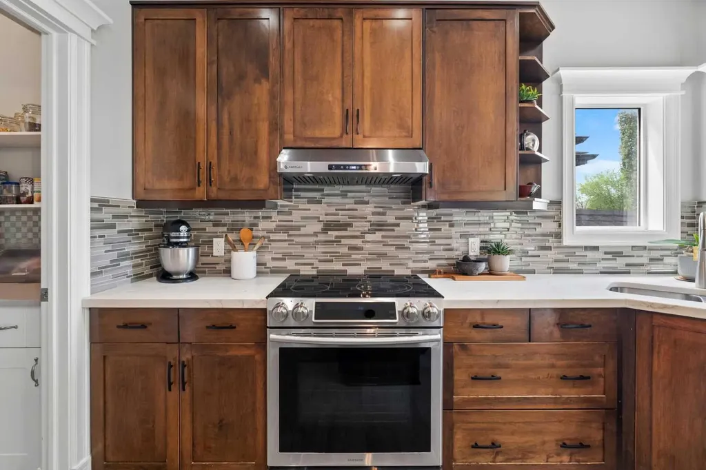 108 Coopers Grove SW Airdrie AB T4B 0G4