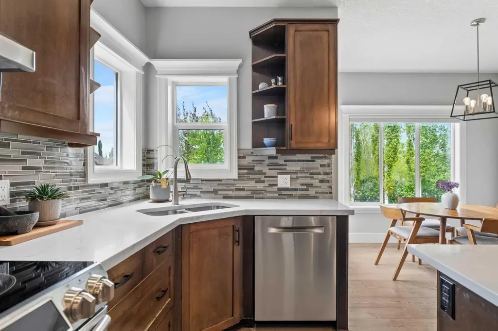 108 Coopers Grove SW Airdrie AB T4B 0G4