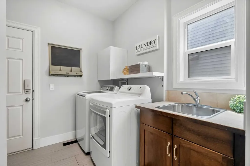 108 Coopers Grove SW Airdrie AB T4B 0G4