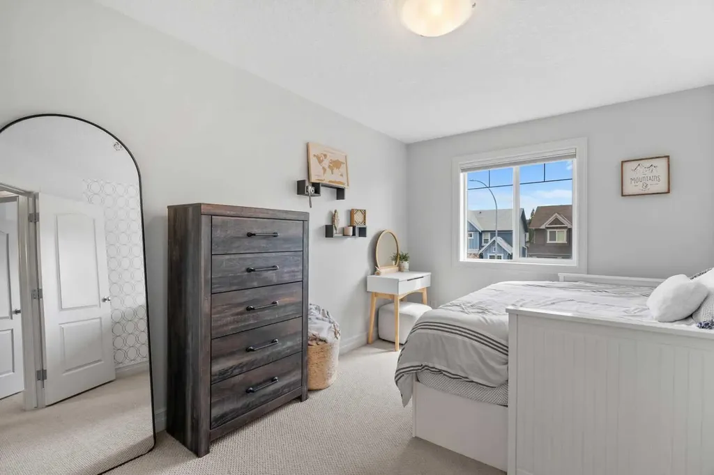 108 Coopers Grove SW Airdrie AB T4B 0G4