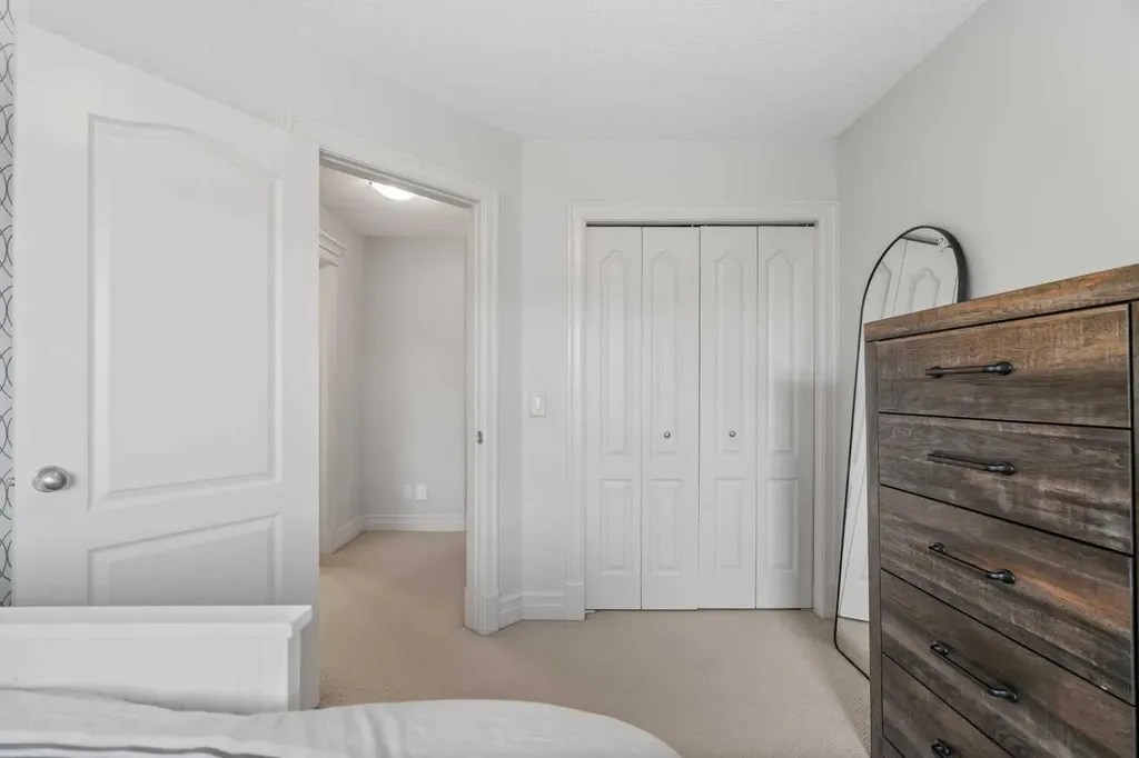 108 Coopers Grove SW Airdrie AB T4B 0G4