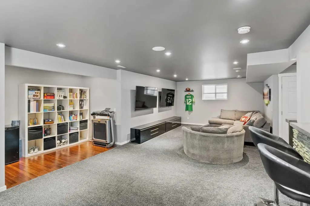 108 Coopers Grove SW Airdrie AB T4B 0G4
