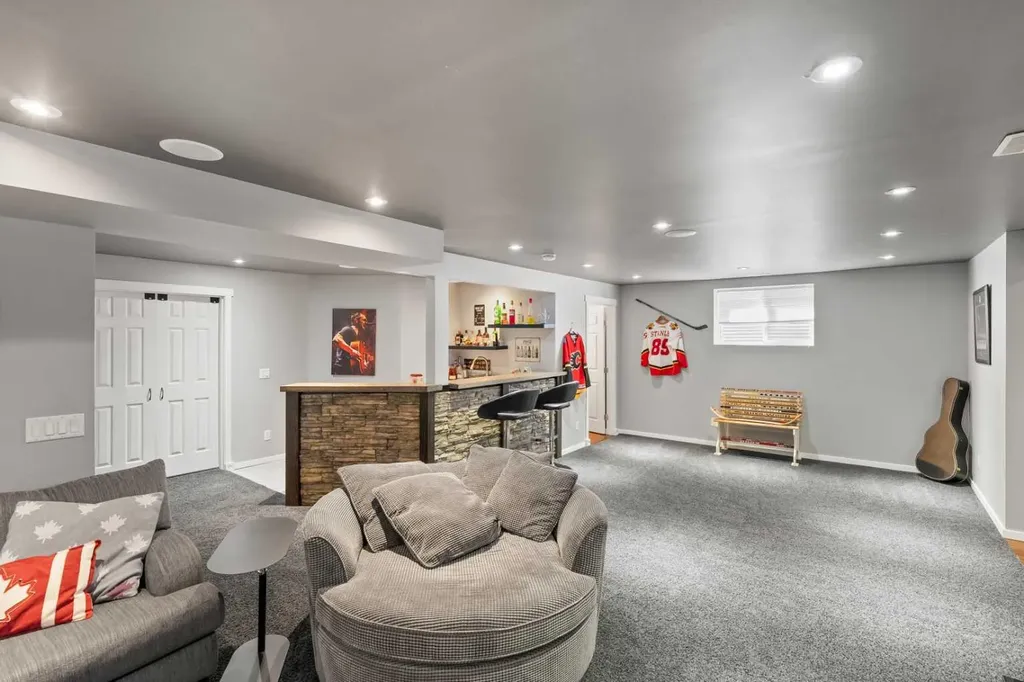 108 Coopers Grove SW Airdrie AB T4B 0G4
