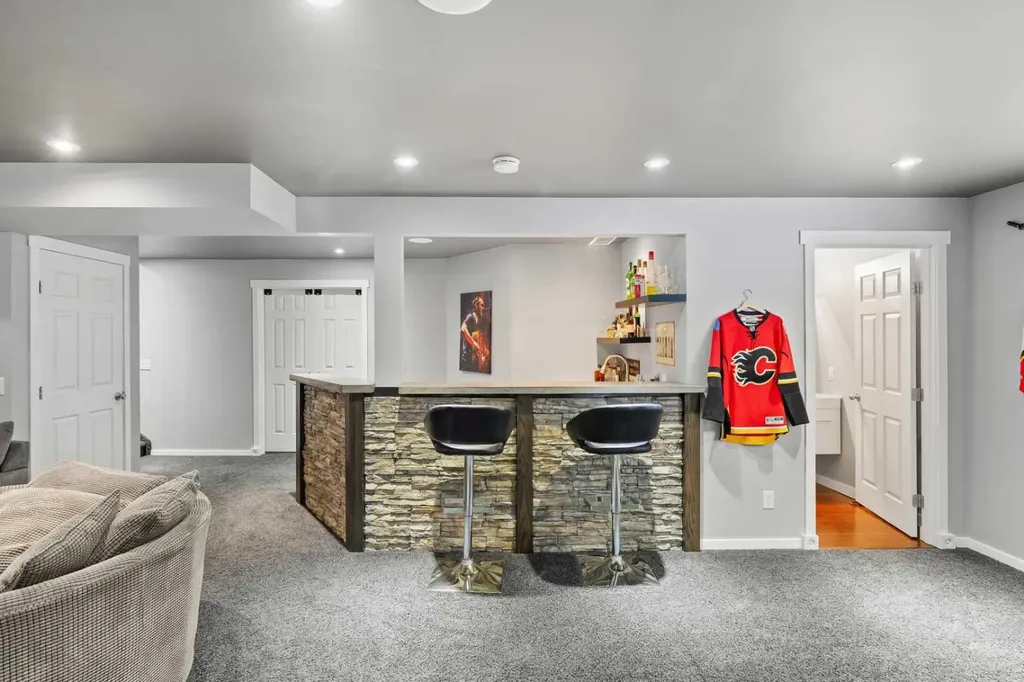 108 Coopers Grove SW Airdrie AB T4B 0G4