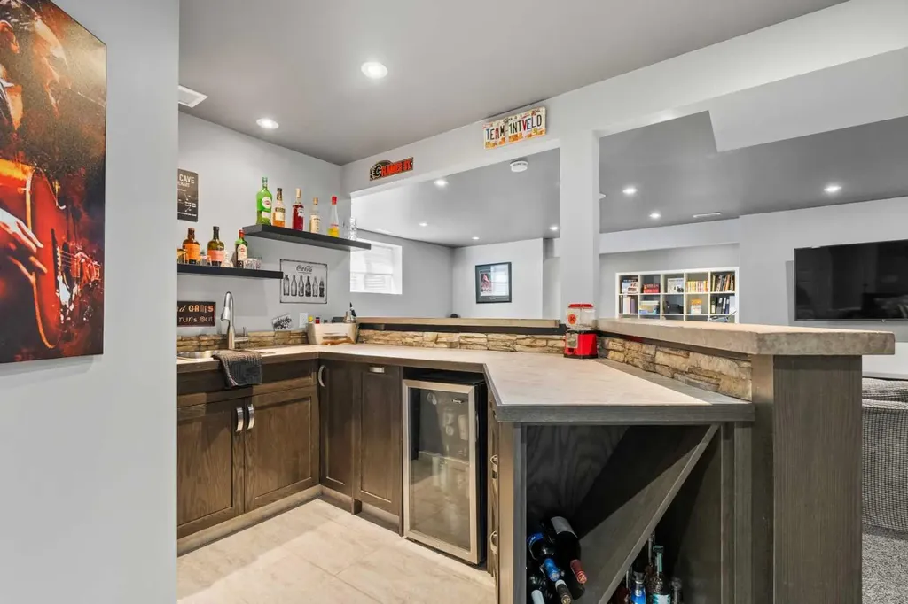 108 Coopers Grove SW Airdrie AB T4B 0G4