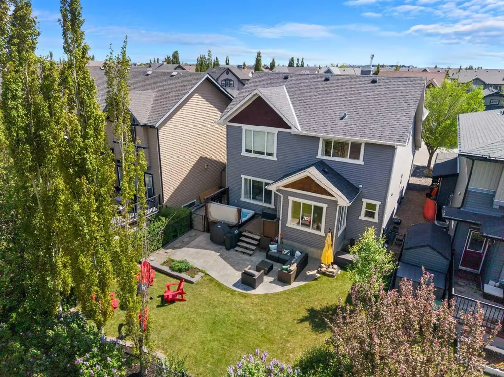 108 Coopers Grove SW Airdrie AB T4B 0G4