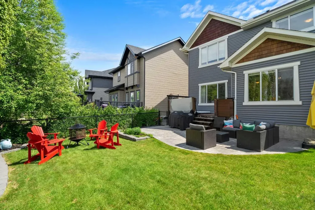 108 Coopers Grove SW Airdrie AB T4B 0G4