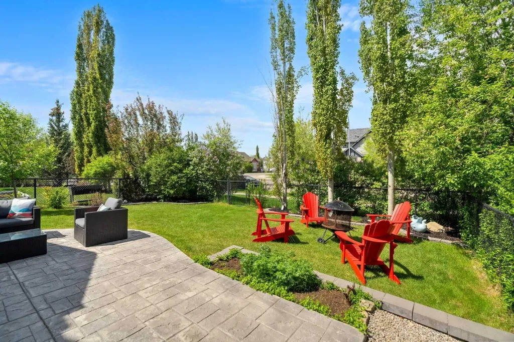 108 Coopers Grove SW Airdrie AB T4B 0G4