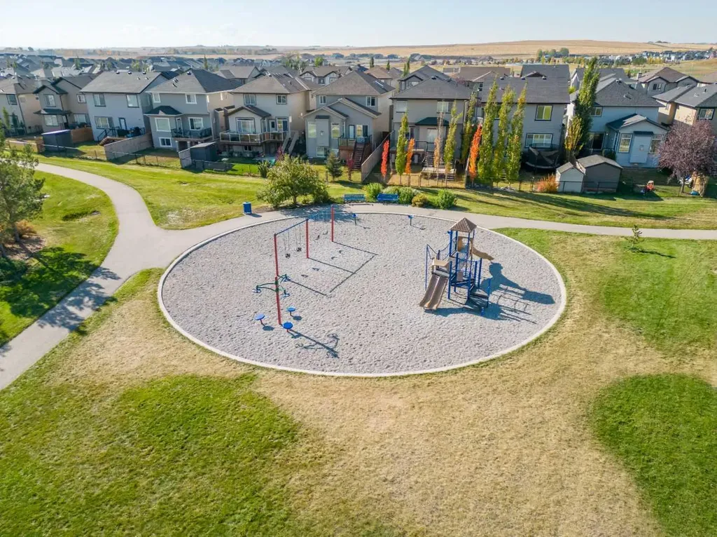 108 Coopers Grove SW Airdrie AB T4B 0G4
